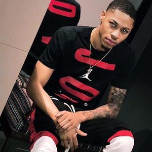 Meet your Posher, Scario